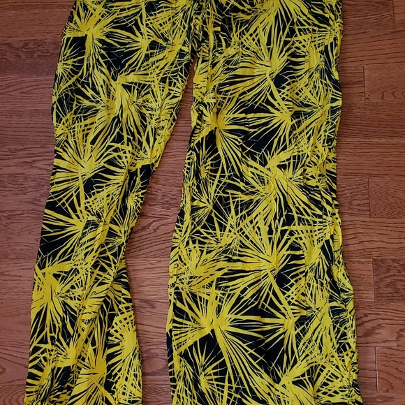 Beautiful pants - Picture 3 of 4